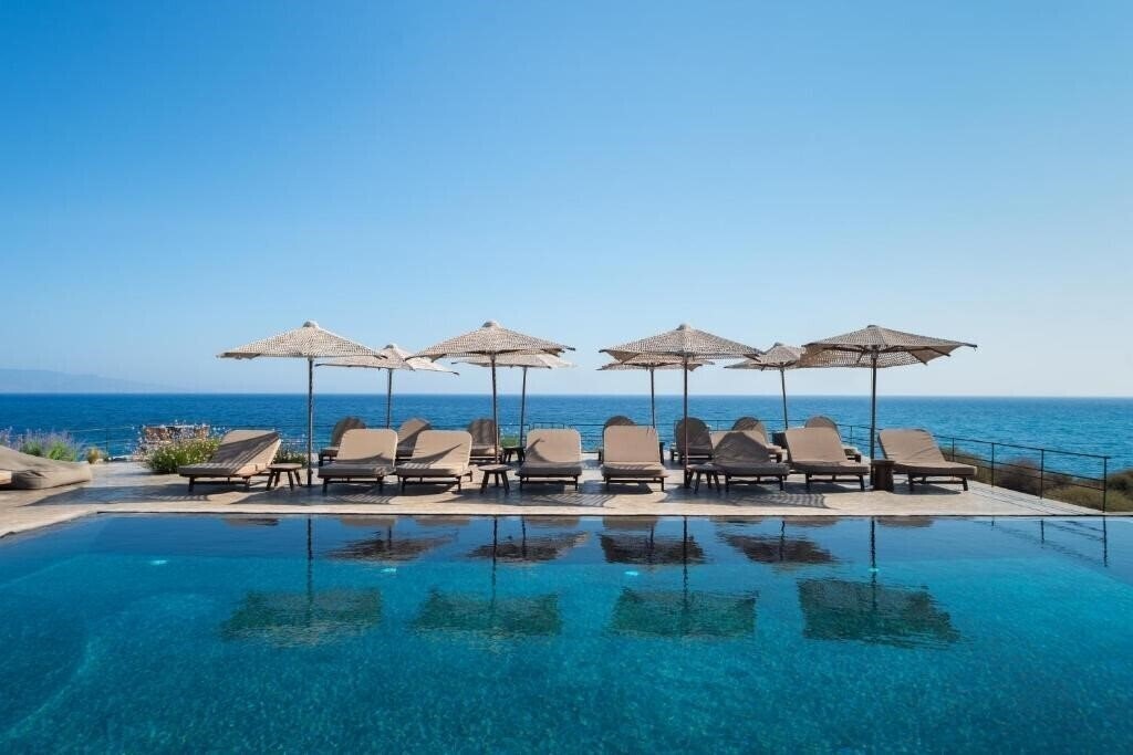 Фото Colombos Beachfront 4*