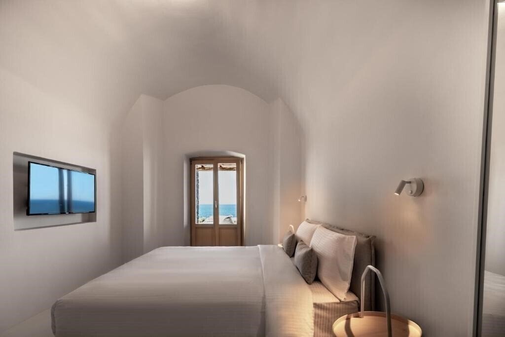 Фотографія Colombos Beachfront 4*