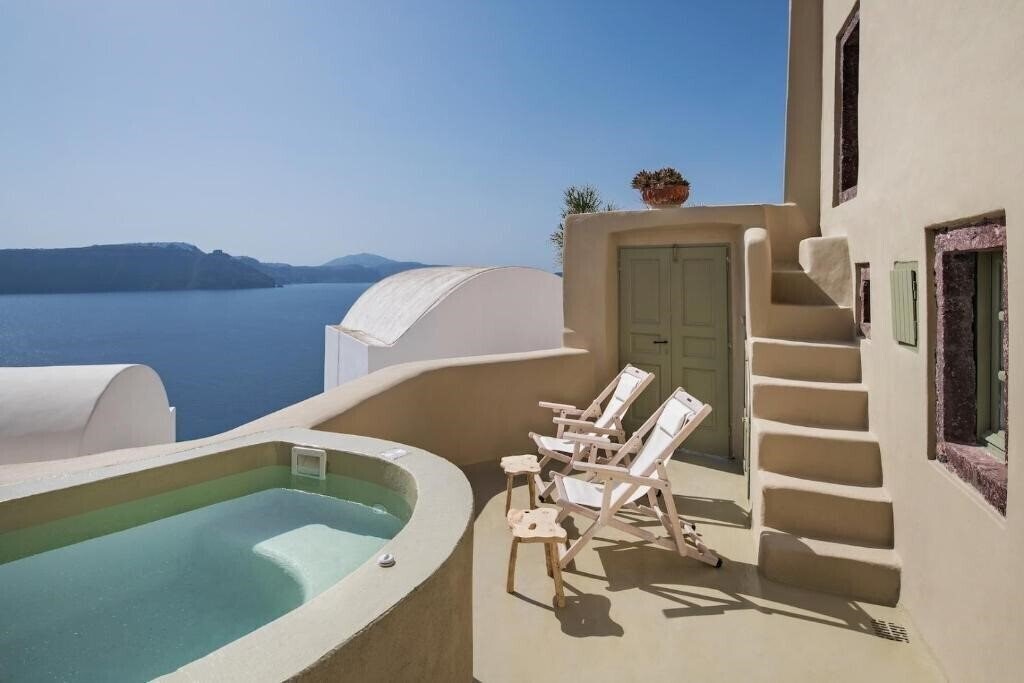 Отель Cosmoia Cave House 4*