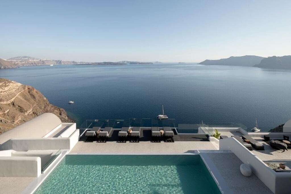 Готель Hom Santorini 4*