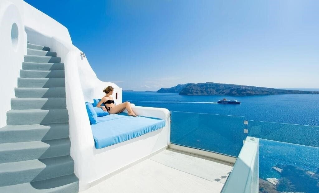 Готель Hyperion Oia Suites 4*