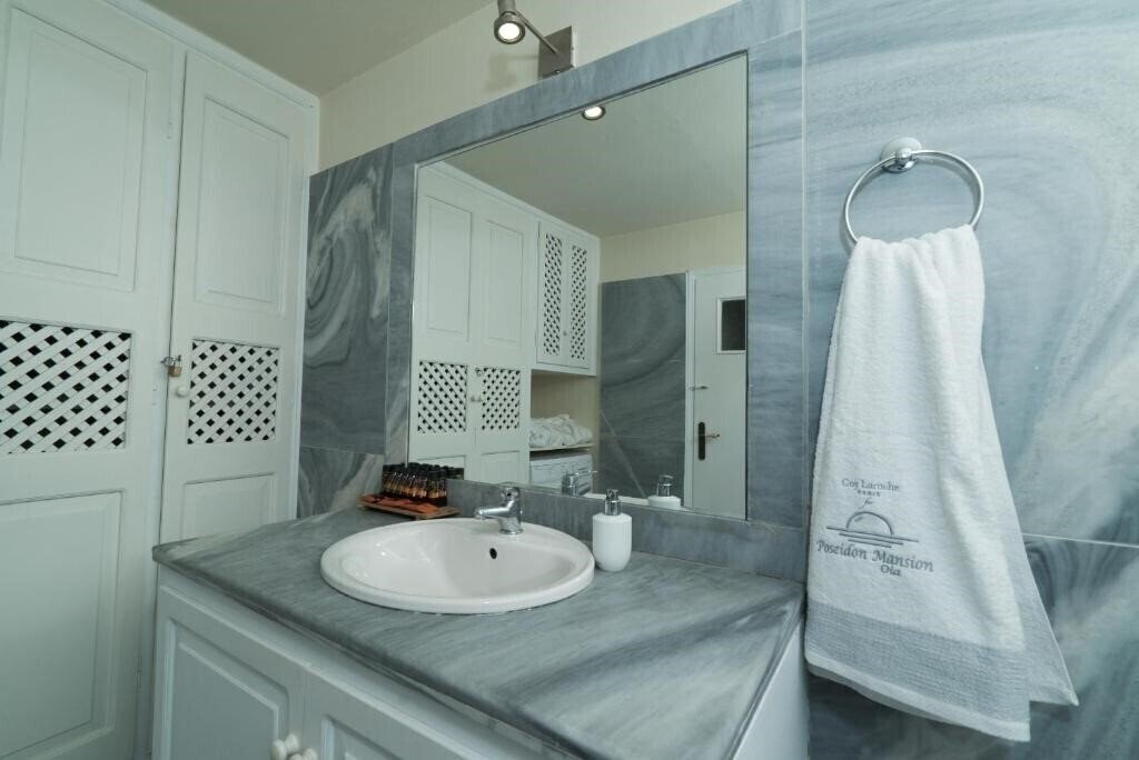 Фотографія Poseidon Mansion 4*