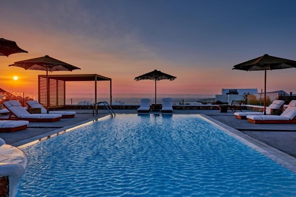 Готель Symmetry Suites (Akrotiri Santorini) 4*