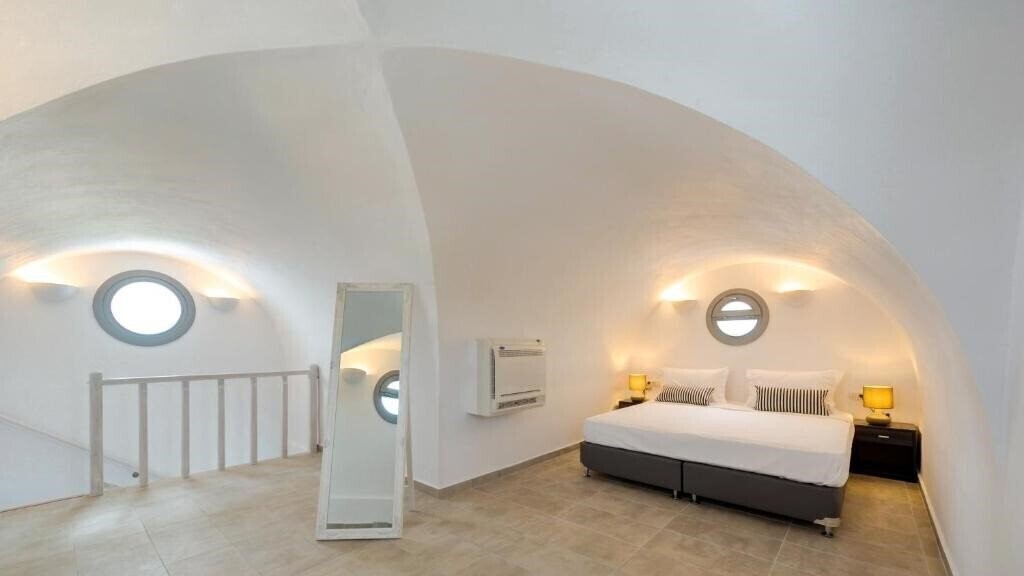 Фото White Harmony Suites 4*