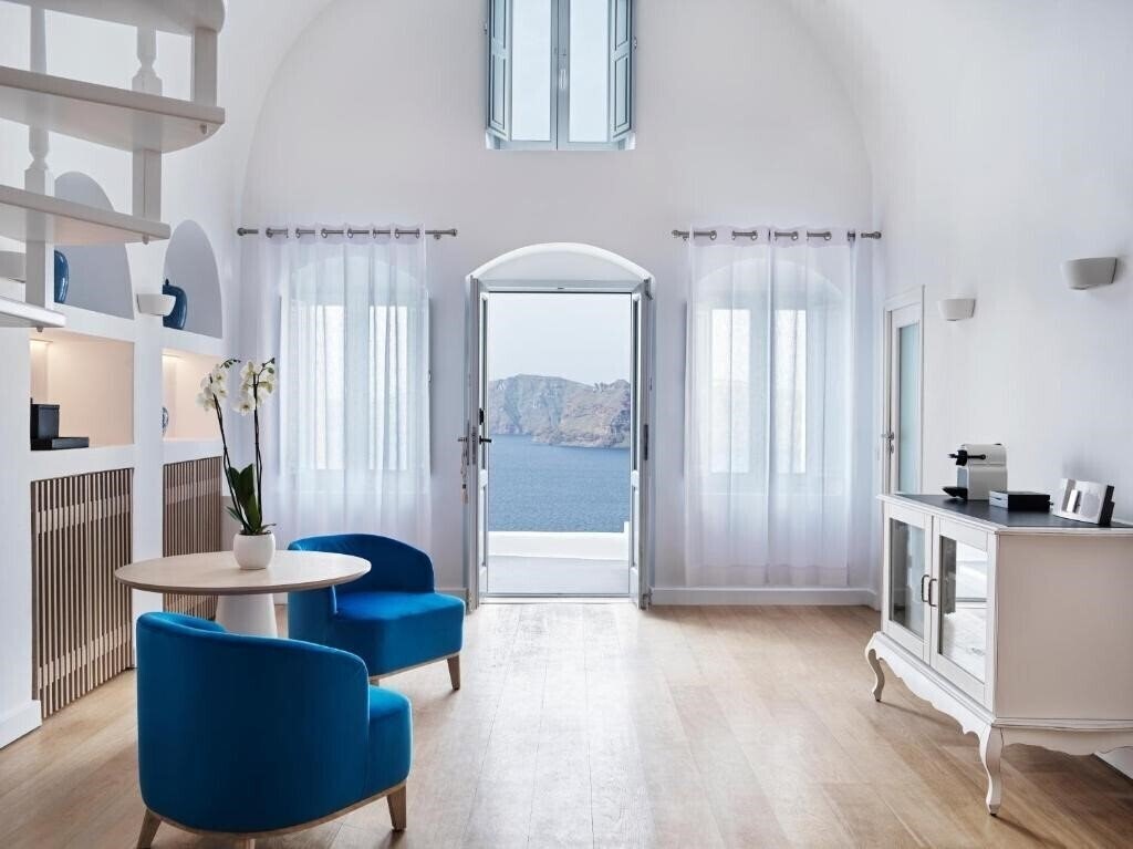 Изображение Katikies Santorini The Leading Hotels of The World Oia 5*