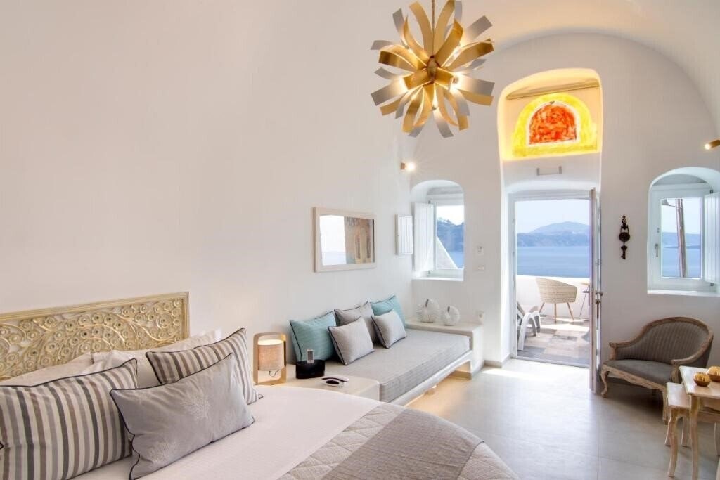 Отель Secret Legend Suites 5*