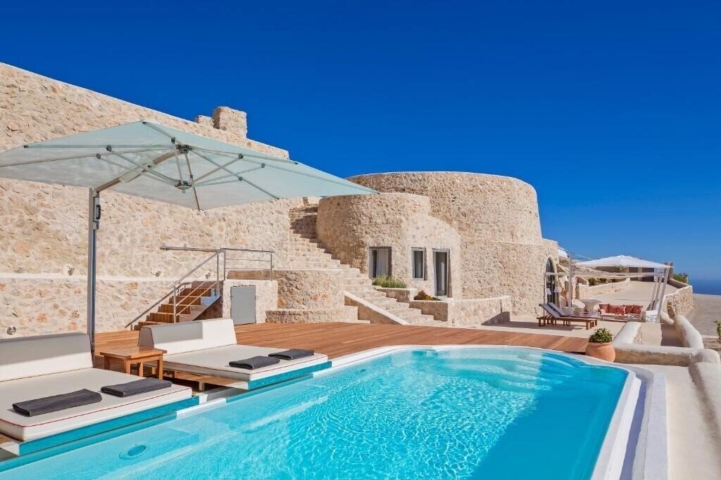 Готель Kamini Santorini Villas 5*