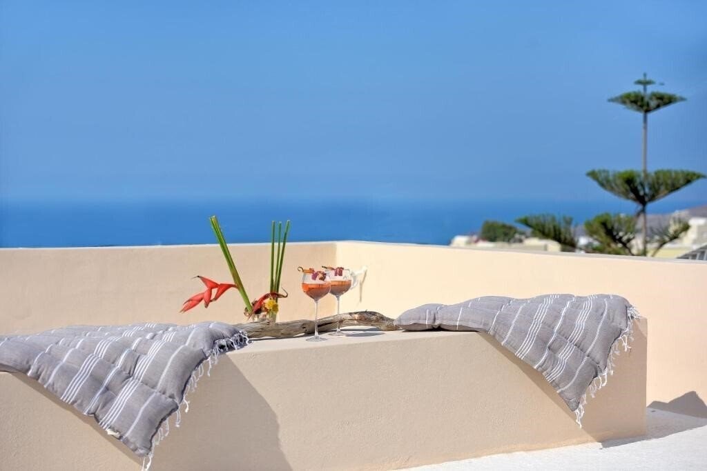Отель Alia Mansion By K&K Santorini 4*