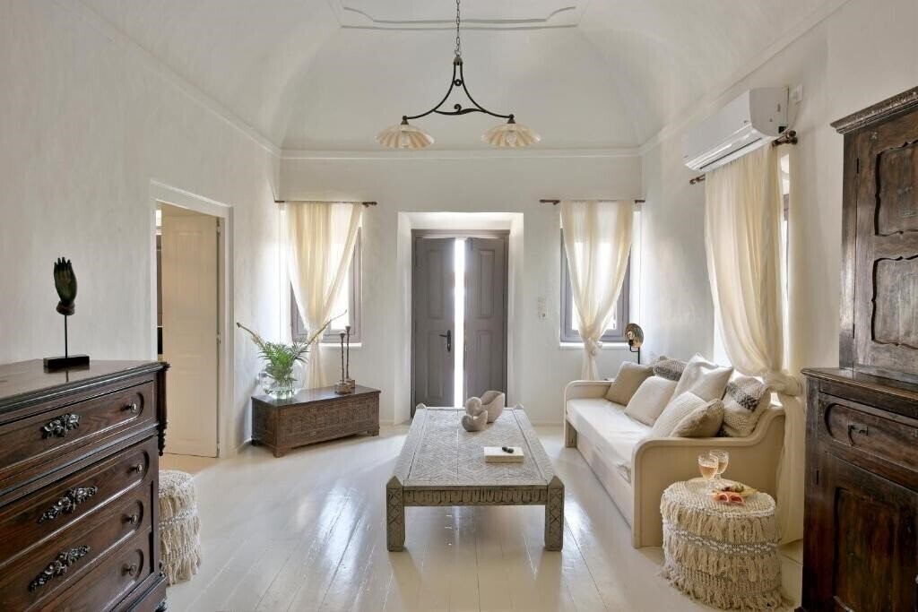 Фото Alia Mansion By K&K Santorini 4*