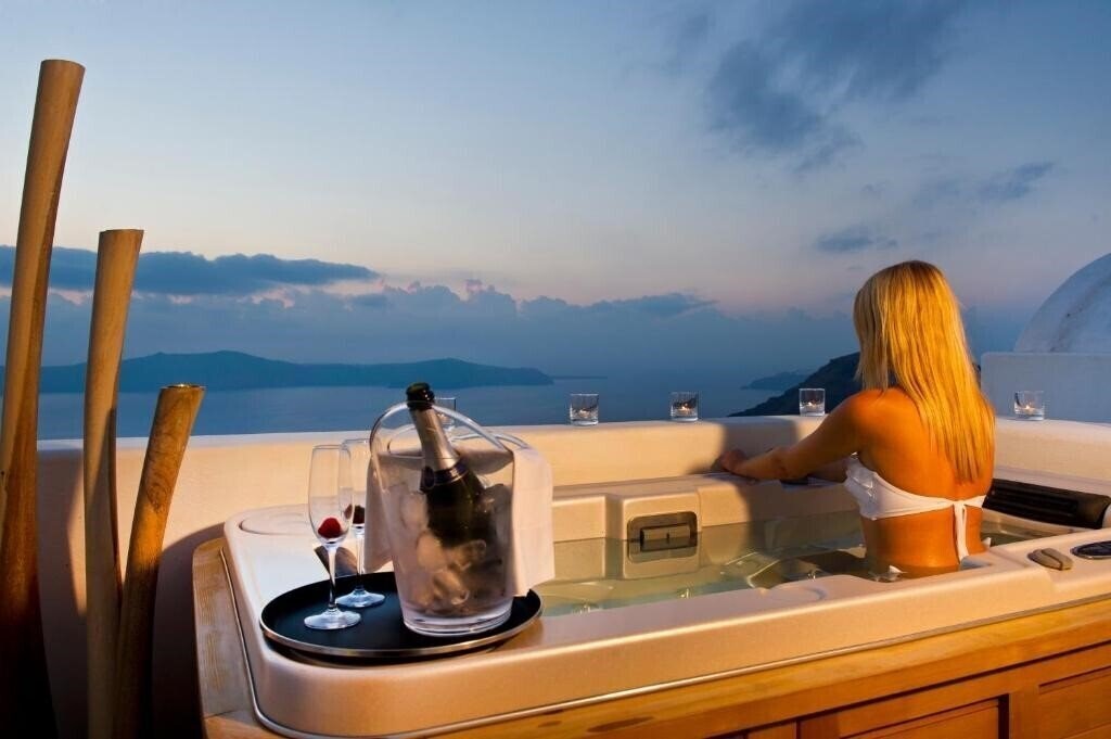 Готель Allure Suites 4*