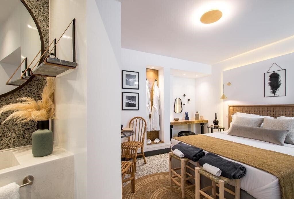 Фотография Amelot Art Suites 4*