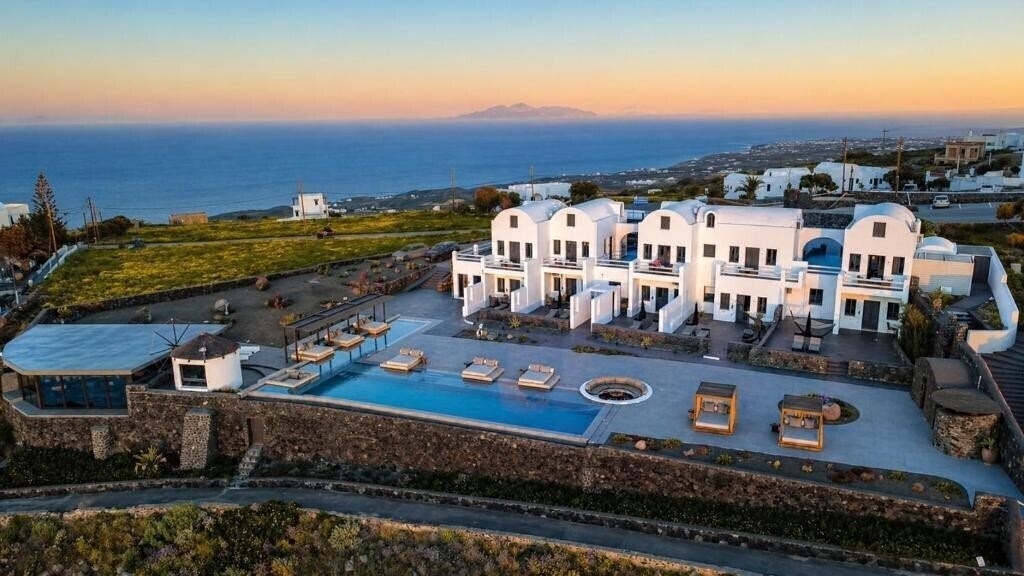 Отель Caldera'S Memories 4*