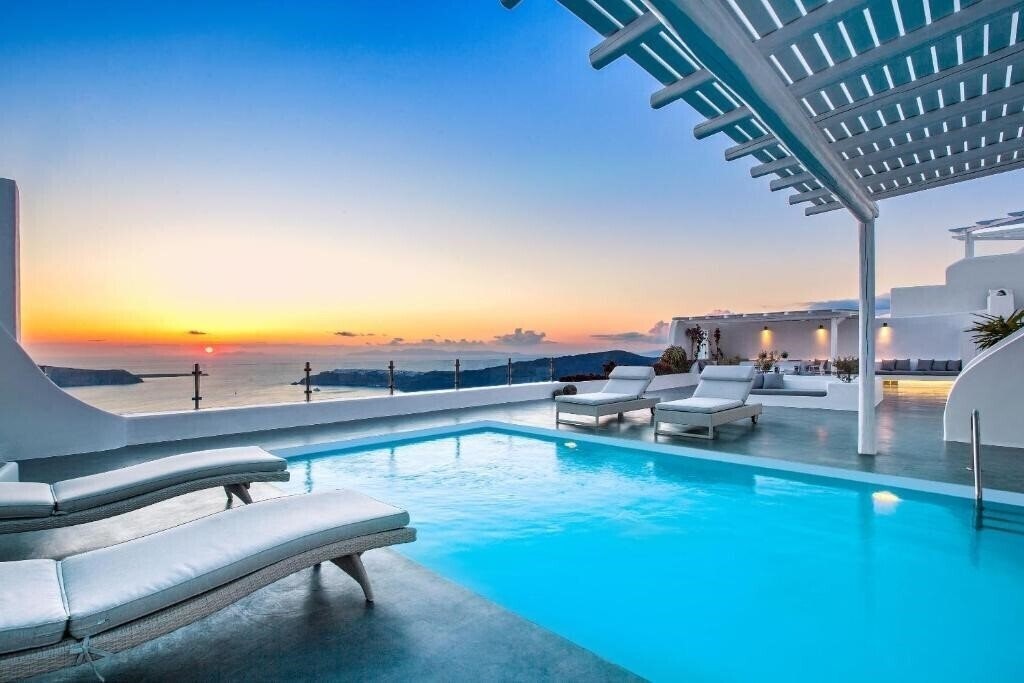 Отель Erossea Santorini Villa 4*