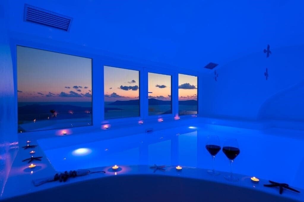 Фотографія Fira Deep Blue Suite 4*
