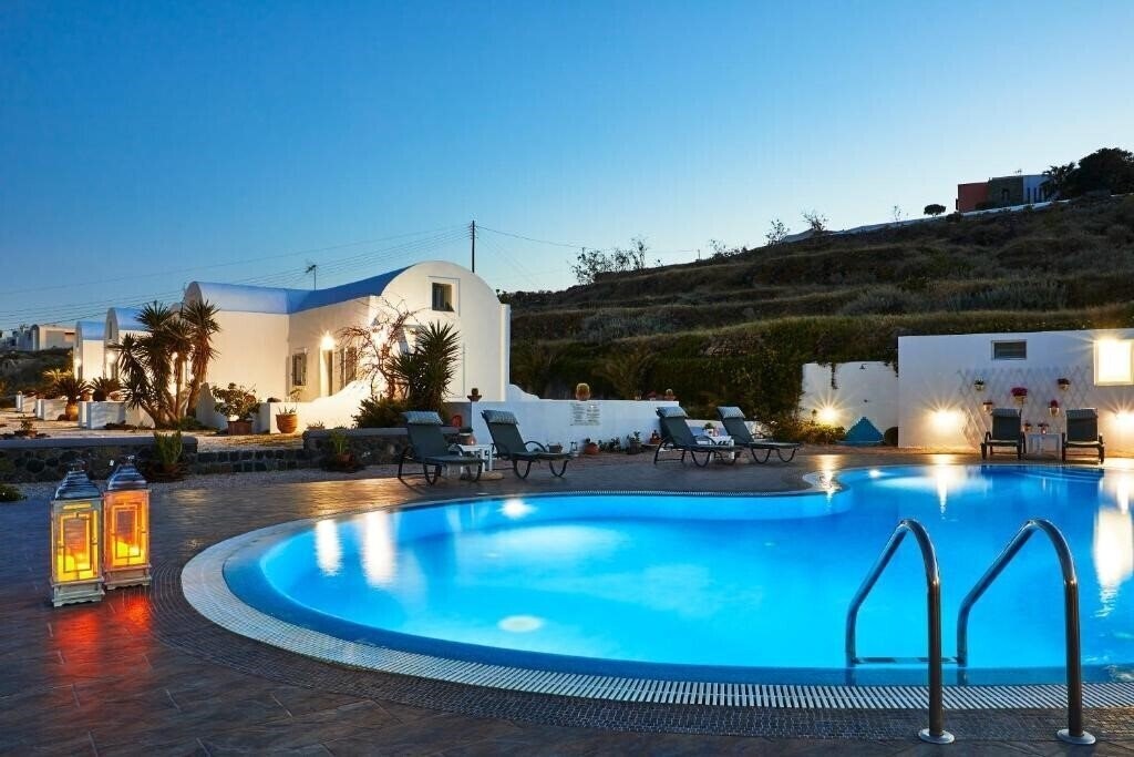 Готель Golden East Hotel Santorini 4*