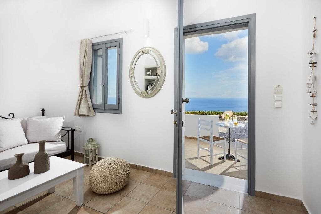 Зображення Golden East Hotel Santorini 4*
