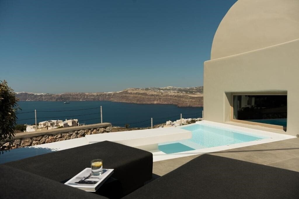 Готель Black Diamond Suites 4*