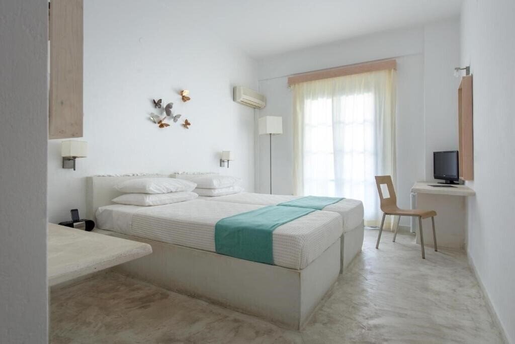 Отель 28 Twenty Eight Hotel 3*