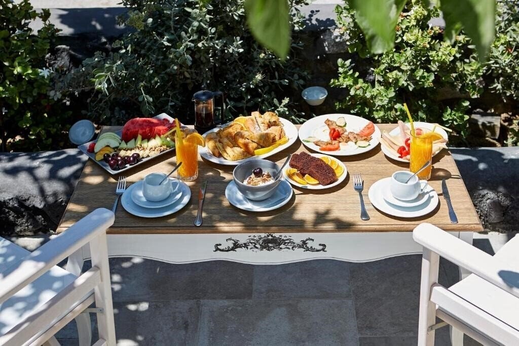 Фото Amara Suites Santorini 4+* 4*