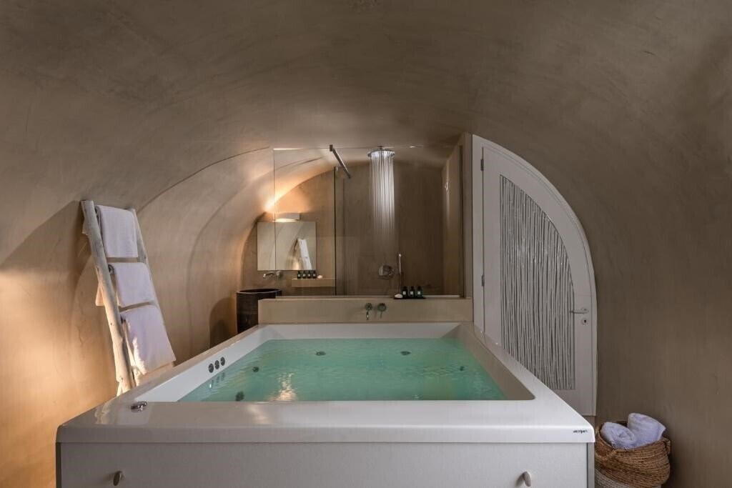 Фотографія Mythical Blue Luxury Suites (Adults Only) 4*