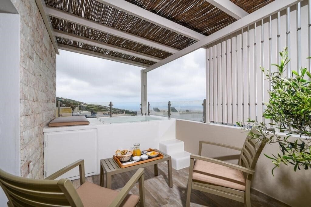 Изображение Santorini Suite Home 4*