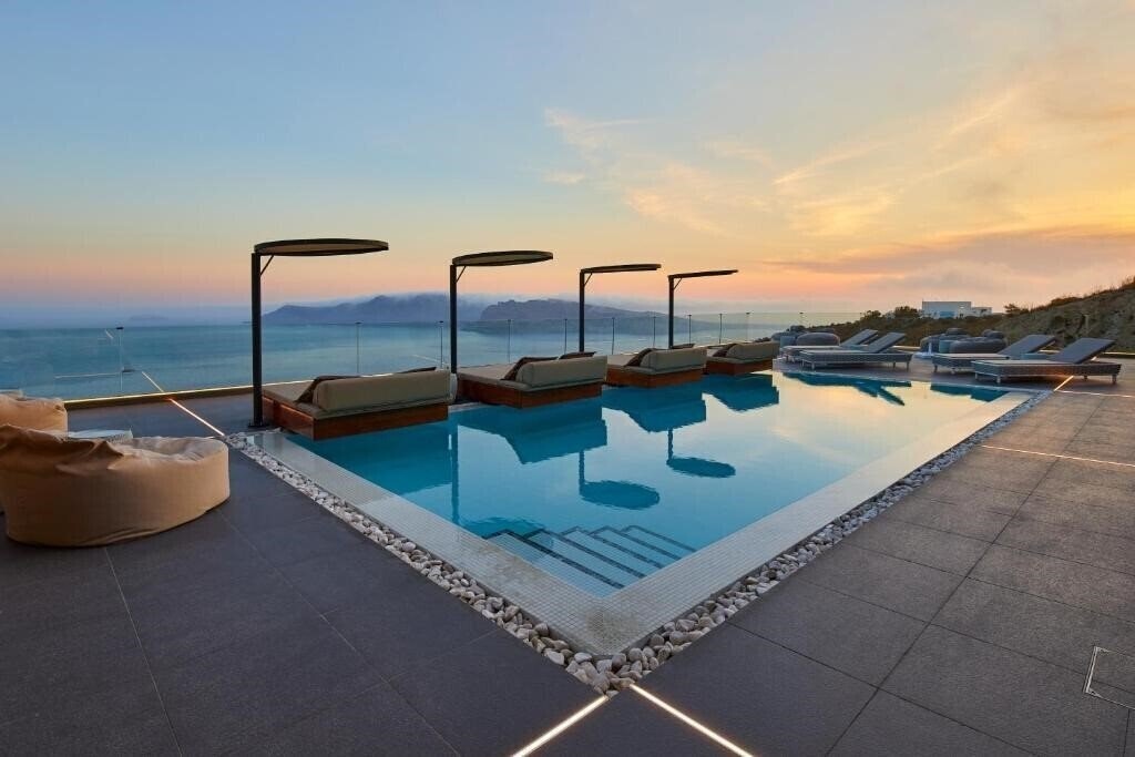Готель Oia Suites Santorini 4*