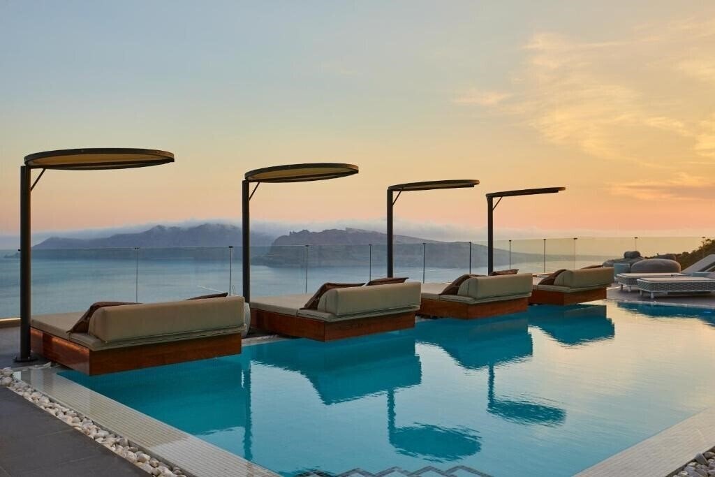 Картинка Oia Suites Santorini 4*