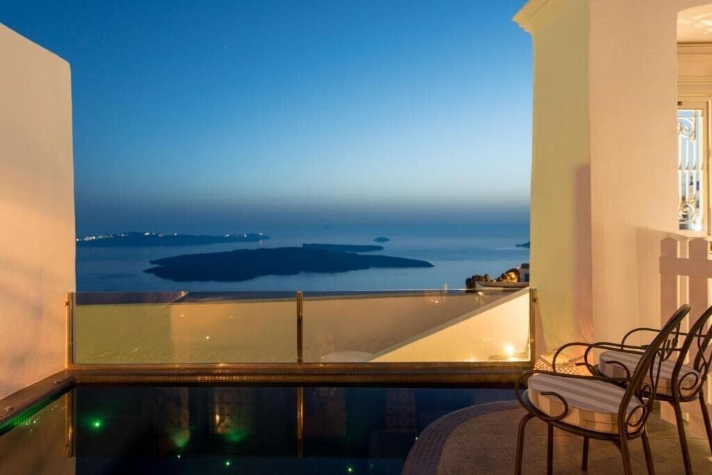 Отель Senses Suites 4*