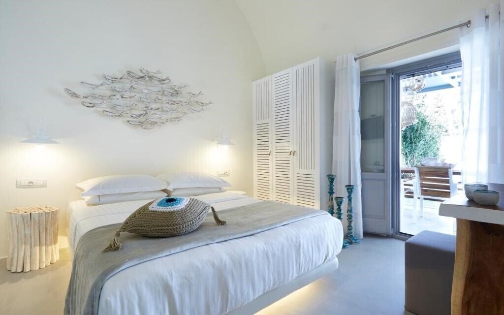 Фото Eolia Kamari Villa 4*