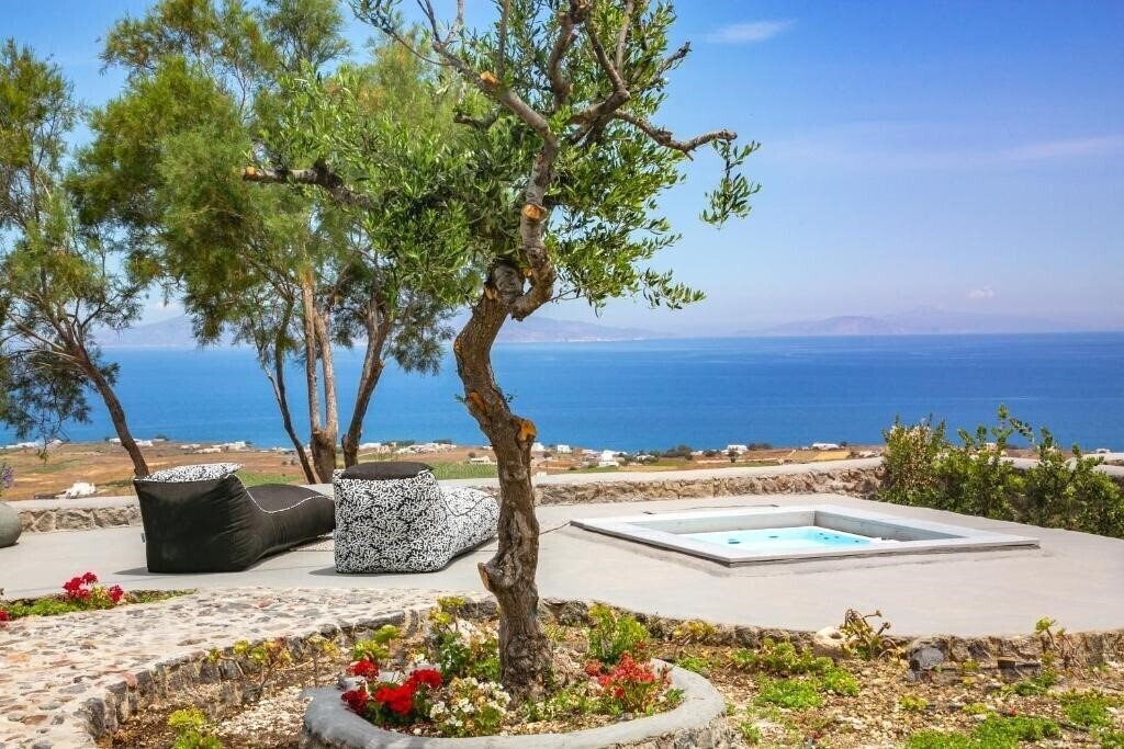 Готель Elysian Santorini 4*