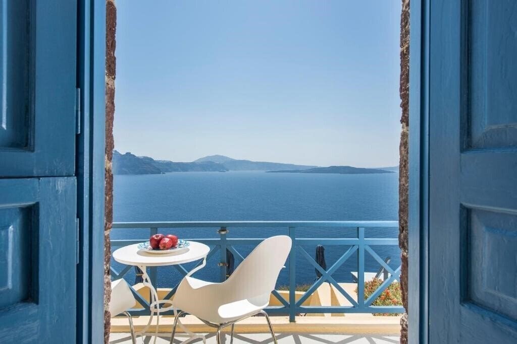 Отель Horizon Aeifos Suites 4*