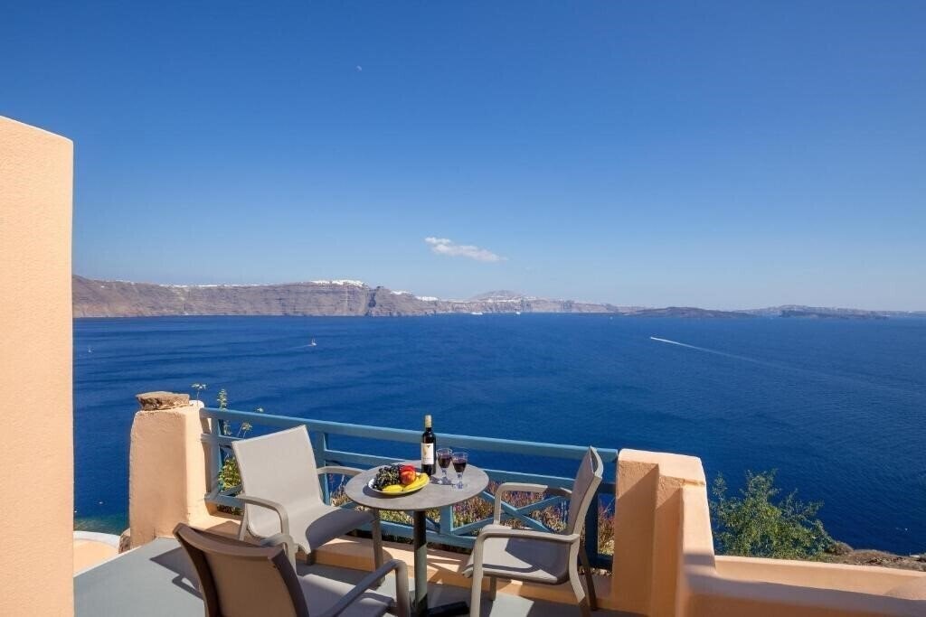 Фото Horizon Aeifos Suites 4*
