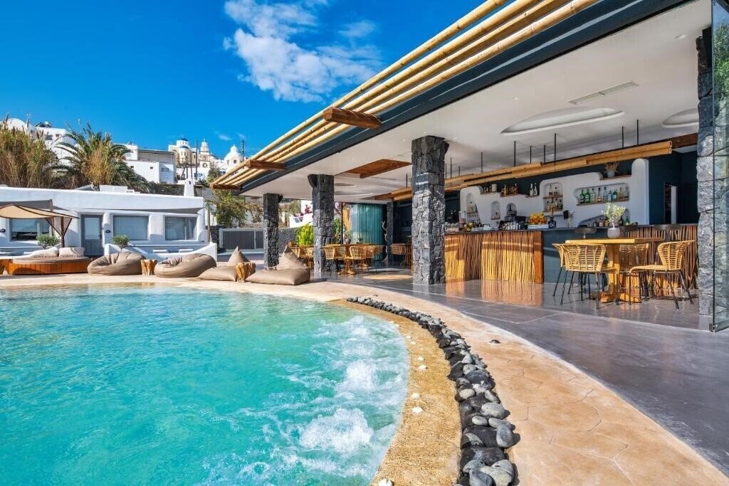 Готель San Marino Suites 4*