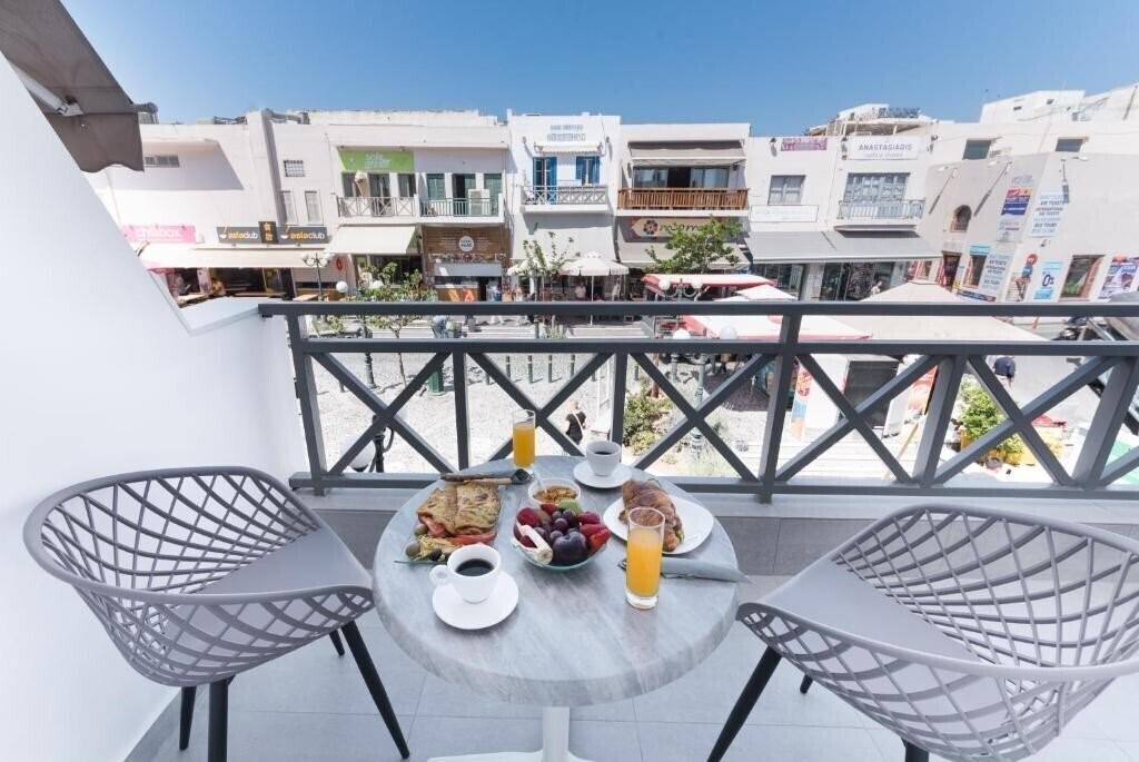 Фотография Santorini Main Square 4*
