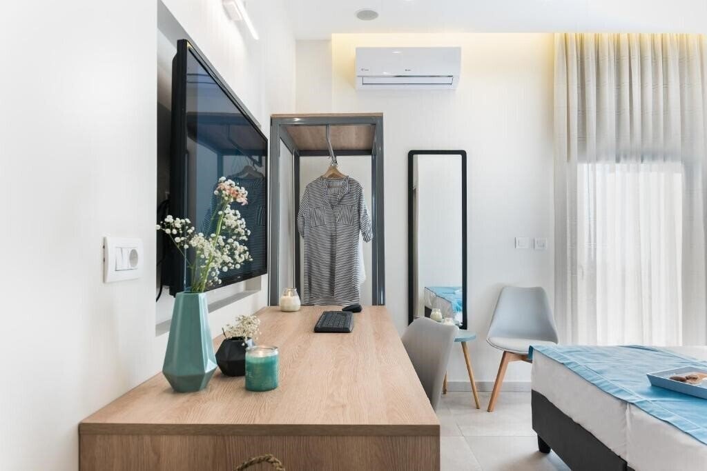 Зображення Santorini Main Square 4*