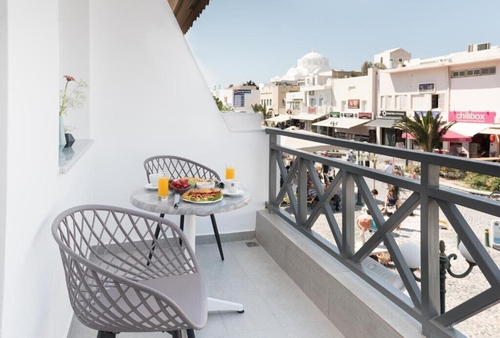 Картинка Santorini Main Square 4*