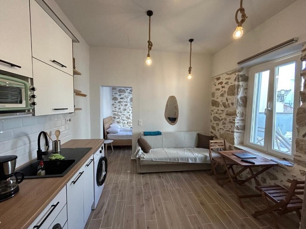 Готель Odysseys House 4*