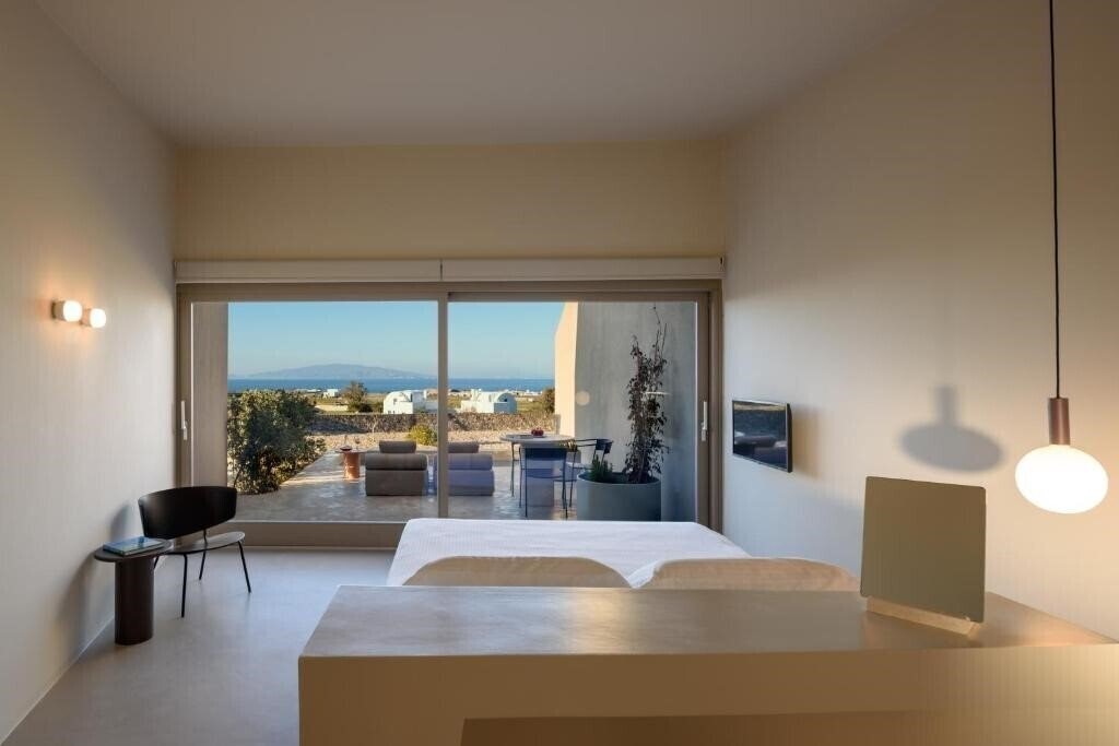 Фото Santopaz Suites Santorini 4*