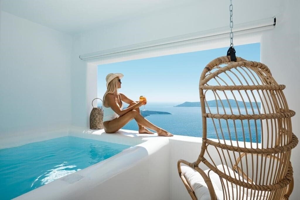 Готель You & Me Suites 4*
