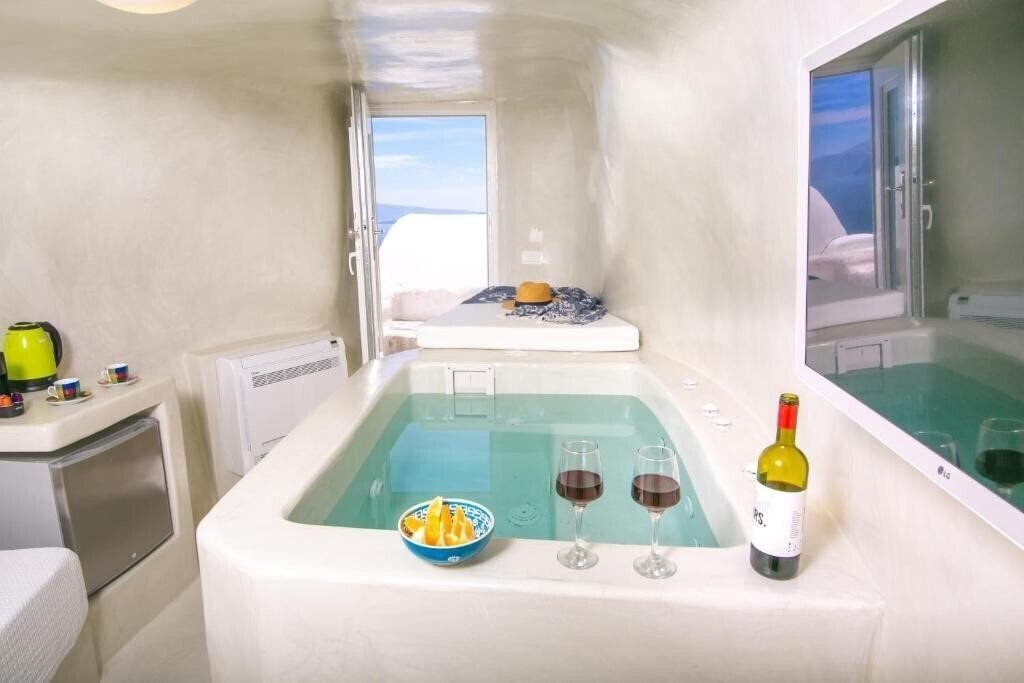 Фотографія White Cave House 3*