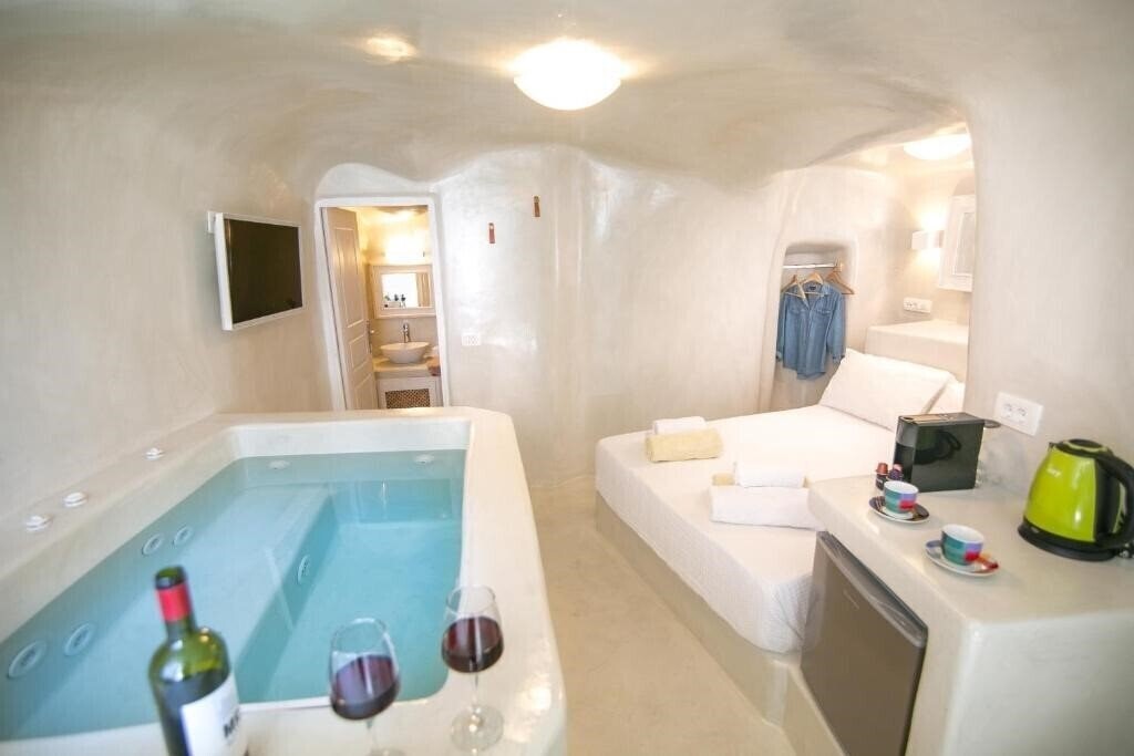 Зображення White Cave House 3*
