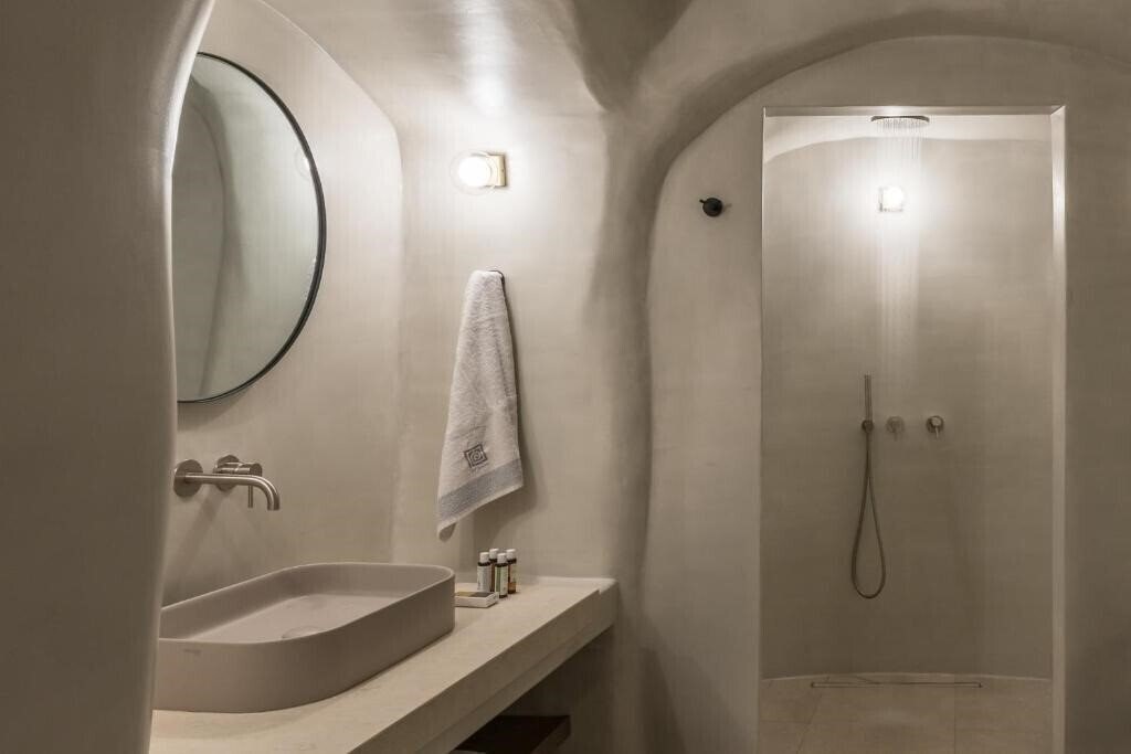 Отель Art Maisons Oia Castle 5*