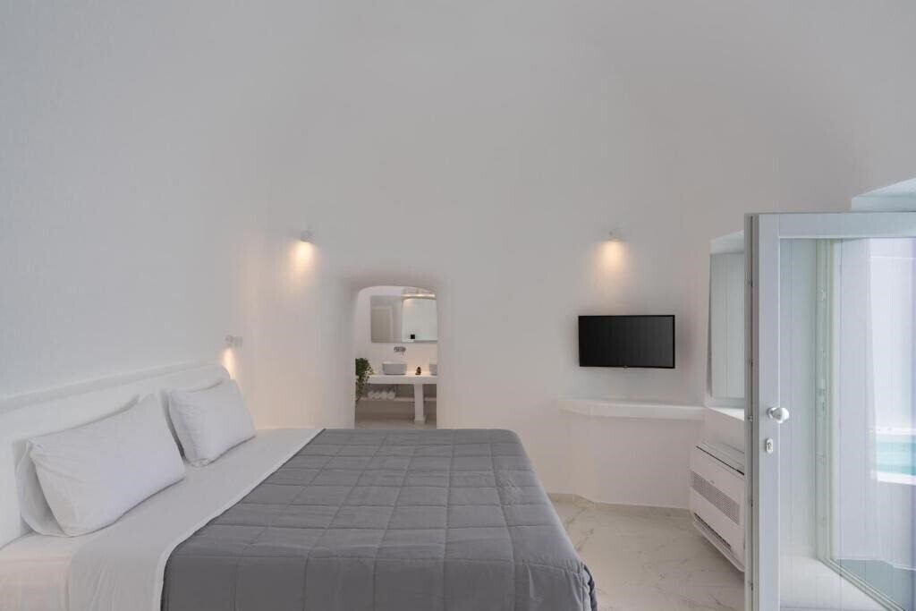 Изображение White Concept Caves 4*
