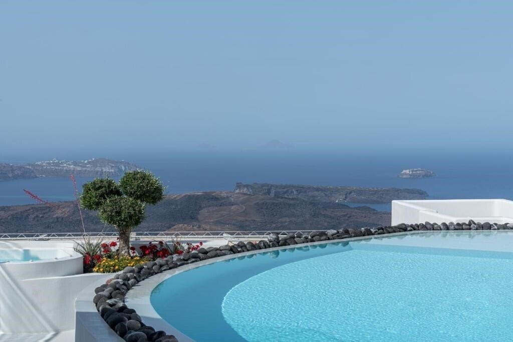 Фото Akra Suites 3*