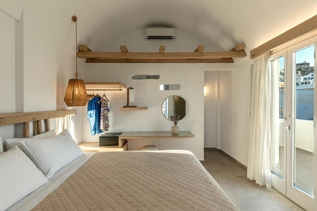 Готель Alafropetra Luxury Suites 3*