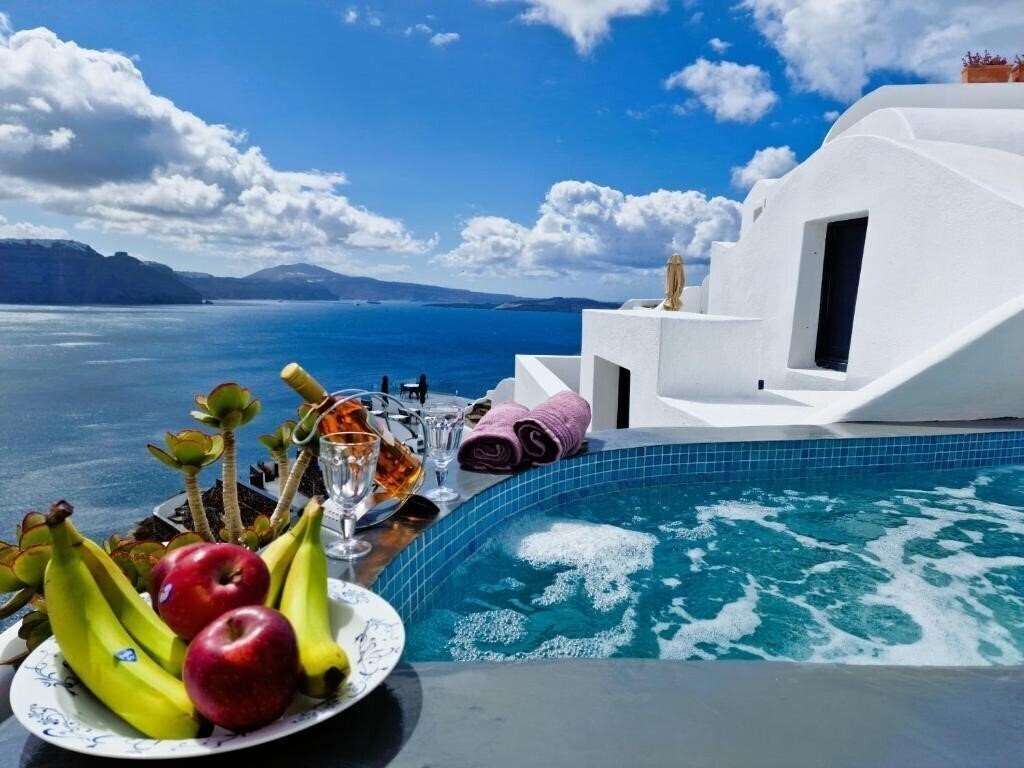 Отель Aqua & Terra Traditional Cave Houses 3*