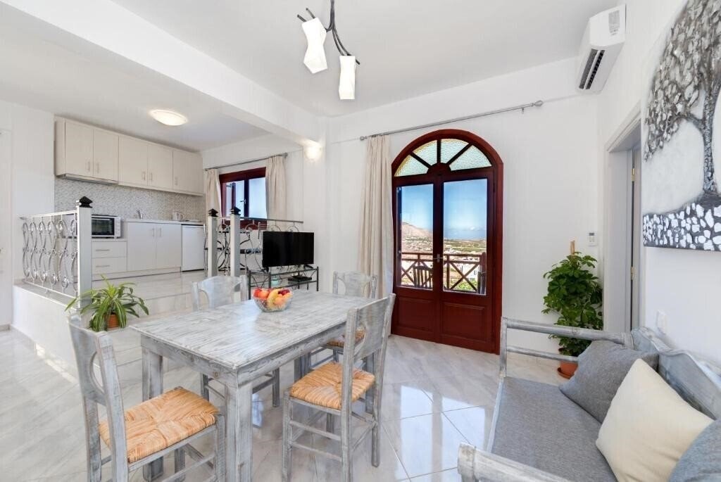 Отель Aspalathos Suites 3*