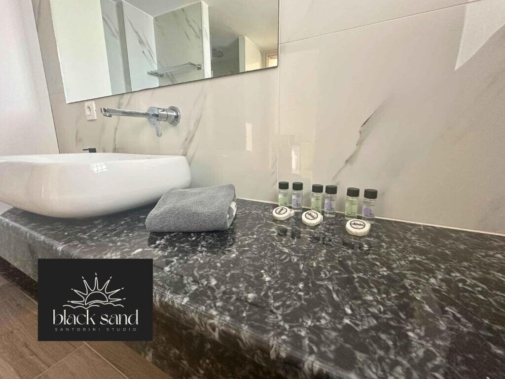 Фотография Black Sand Apartments 3*