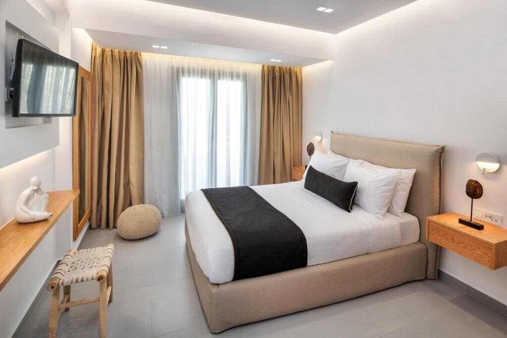 Готель Harmony Suites 3*