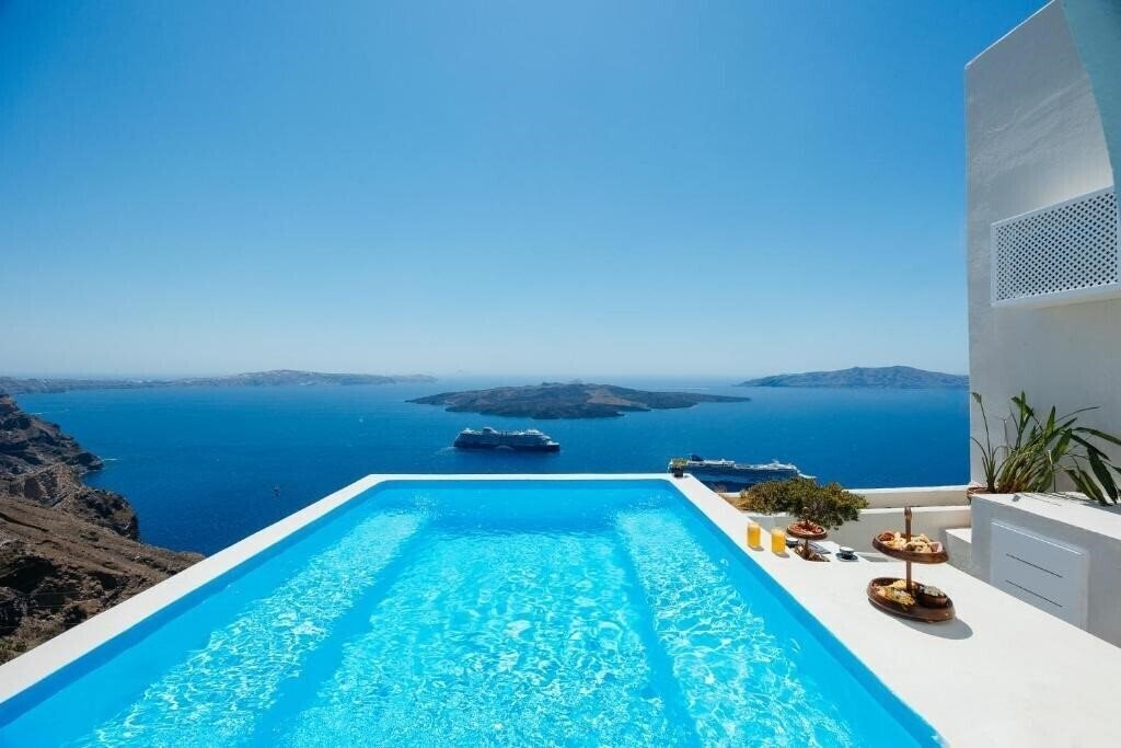 Готель Kastro Suites 3*